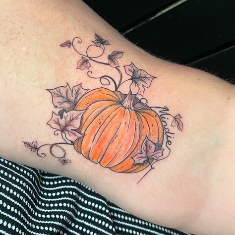 🎃🍂🤎 • • • • #botanical #floral #botanicaltattooartist #botanicaltattoo #botanicalillustration #floraldesign #floraltattoo #Delafieldwi #wisconsinartist #localartist #wisconsin #milwaukee #milwaukeeartist #wisconsintattoo #wisconsintattooartist #waukeshatattoo #waukesha #waukeshatattooartist #hartlandwi #milwaukeetattoo #milwaukeetattooartist #milwaukeetattoos #colortattoos #colortattoo Pumpkin Tattoo, Botanical Tattoo, Color Tattoo, Local Artists, Botanical Illustration, Milwaukee, Tattoo Artists, Wisconsin, Floral Design