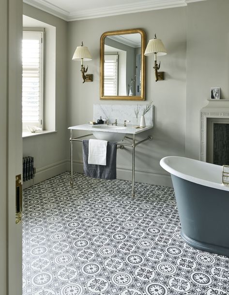 Light and airy Vinyl Tile Flooring Bathroom, Bathroom Lino, Flooring Ideas Vinyl, Vinyl Bathroom Flooring, Best Bathroom Flooring, Vinyl Flooring Bathroom, Victorian Tile, Bathroom Vinyl, Victorian Bathroom