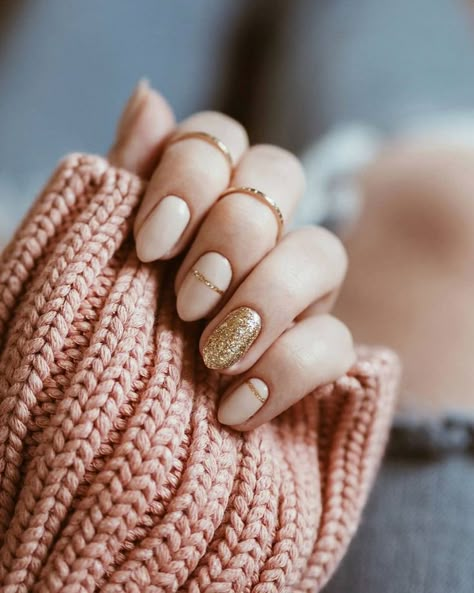 New Year Nail Art, New Years Nail, New Year Nail, New Year Nails, Cruise Nails, New Years Nail Art, New Years Nail Designs, Golden Nails, January Nails