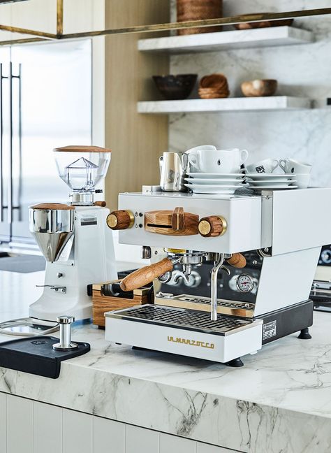 Coffee Machine For Home, Modern Espresso Machine, White Coffee Machine, Cool Coffee Machines, Coffee Machines Home, Modern Coffee Machine, In Home Coffee Shop, Coffee Shop Machine, Coffee Machine Station