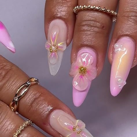 Ali the Nail Artist 🪷 on Instagram: "I think spring sets are my new favorite thing 🌸💛  • Inspo: @baddiebabenails_   •  •  •  • #nails #nailtech #nailsart #nailart #nailartist #acrylicnails #naildesign #nailaddict #nailartjunkie #nailartaddict #prettynails #cutenails #3dnails #3dnailart #nailvideos #nailporn #nailsofinstagram #explore #nailinspiration #nailinspo #nailartdesign #naildesigns #trendingnails #nailtrends #airbrush #airbrushnails #airbrushnailart #chromenails #gelxnails #gelx" Spring Airbrush Nails, 3d Spring Nails, Knotless Hairstyle, Spring Sets, Lily Nails, Pink Summer Nails, Think Spring, Airbrush Nails, Fantasy Nails