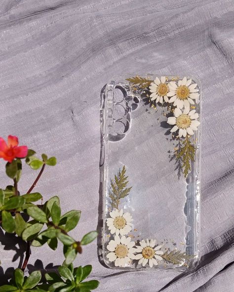 Resin phone case.🤍 Customise as per your requirements. Dm to order! Follow: @artisticmehroz Model: samsung a15 5g @samsungindia (Flora, floralcover, resin phone cover, phonecover,) #artisticmehroz #phonecase #phoneaccessories #samsung #resinphonecase #ResinArt #smallbusiness #a15 #trending #fyp Resin Art Phone Cover, Phone Cover Drawing, Resin Phone Cover, Phone Case Painting, Cover Drawing, Resin Phone Case, Case Resin, Phone Case Diy Paint, Diy Phone Case Design