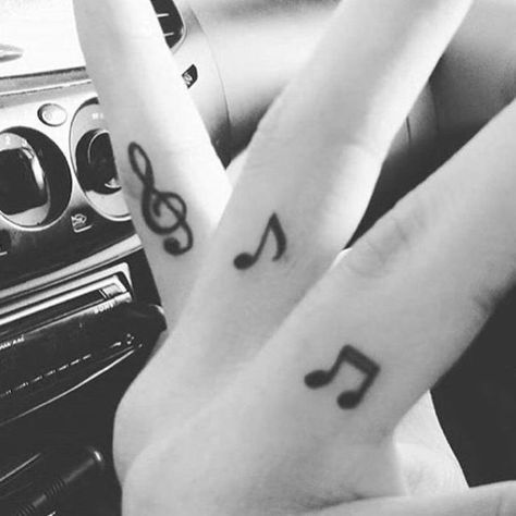 car-fingers-music-notes-tattoos-for-women-with-meaning Henne Tattoo, Tiny Finger Tattoos, Unique Small Tattoo, Small Finger Tattoos, Music Note Tattoo, Music Tattoo Designs, Note Tattoo, Small Girl Tattoos, Hand Tattoos For Women