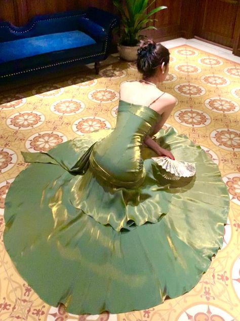 Green Princess Dress Fairytale, Formal Dress Green, Long Party Gowns, Green Evening Gowns, Ceremony Dress, Chic Evening Dress, Green Formal Dresses, Prom Season, Velvet Party Dress