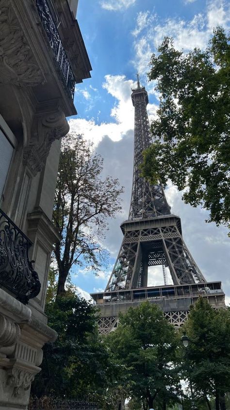 Countries Aesthetic, Country Aesthetic, Rain Wallpapers, French Paris, Parisian Vibes, Paris Pictures, Paris Aesthetic, Pretty Landscapes, Foreign Countries