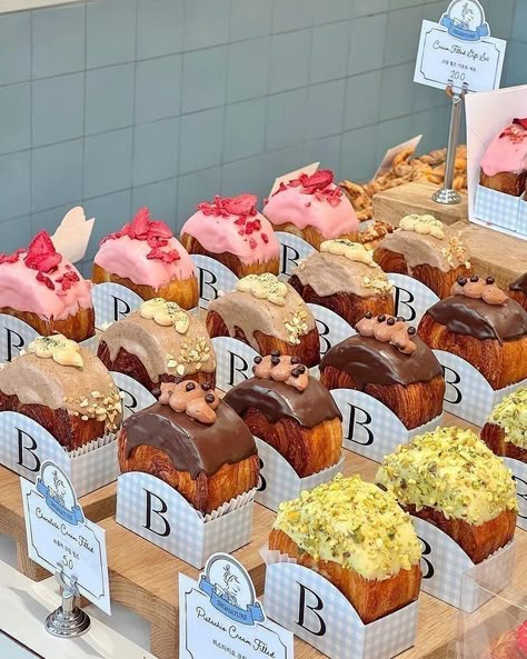 Cute Bakery Aesthetic Food, Crossaint Breakfast, Bake Sale Packaging, Pastry Display, The Bakery, Dessert Shop, Pastry And Bakery, Sweet Snacks Recipes, Bakery Cafe