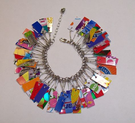 The Wonderful World of Hand Crafted: Party Bright Recycled Credit Card Bracelet adds some WOW! Credit Card Crafts, Hotel Key Cards, Rainbow Things, Jewelry Recycled, Corporate Business Card Design, Credit Card Design, Credit Card Art, Recycled Gifts, Easy Jewelry