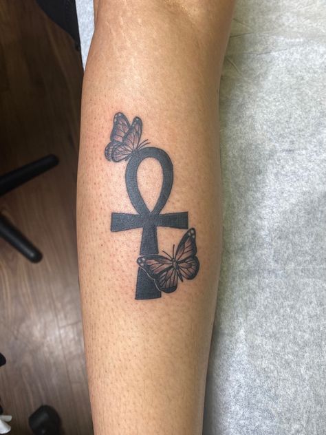 Butterfly Ankh Tattoo, Ankh Tattoo Women Black Art, Ankh Arm Tattoo, Ankh Butterfly Tattoo, Anhk Tattoos For Black Women, Ahnk Tattoo Stencil, Ahnk Tattoo Black Woman, Ankh Nails, Anhk Tattoos For Women