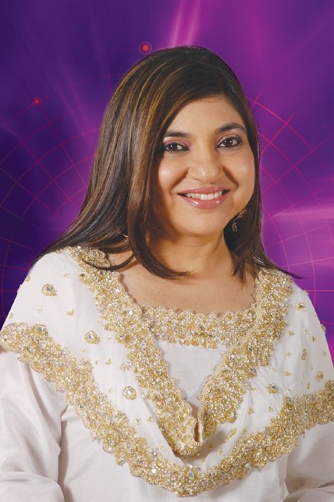 Alka Yagnik Singer Alka Yagnik, Songs List, Army Look, Lara Dutta, Kumar Sanu, National Film Awards, 90s Bollywood, Indian Music, Celebrity Stars