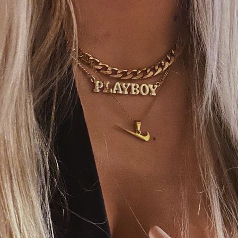 Madisoncore Aesthetic, Playboy Room, Madison + Core + Aesthetic, 90s Baddie, Playboy Aesthetic, Playboy Necklace, Playboy Jewelry, Gold Inspo, Aesthetic Skateboard