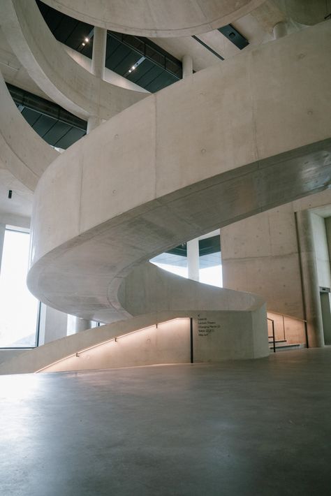 Concrete interior of the new London College of Fashion campus

#london #architecture #concrete #interior #design Ual London College Of Fashion, Ual London, Concrete Interior Design, Uni Aesthetic, Architecture Concrete, Perfect Attendance, 2024 Moodboard, Interesting Architecture, Concrete Interiors