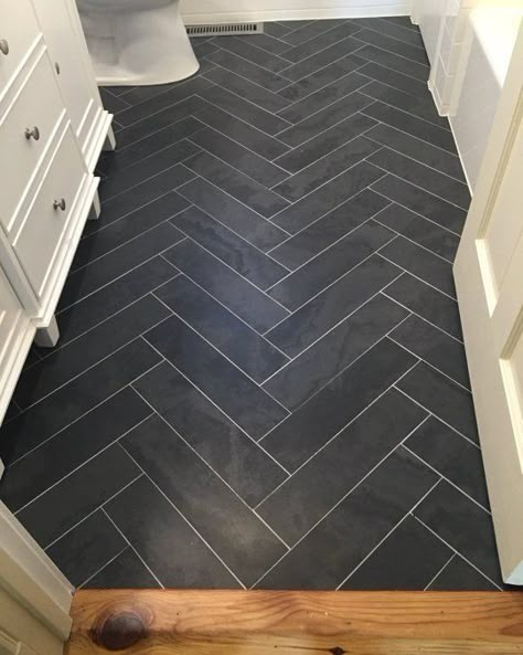 Before & After: Melissa's Worth the Wait Bathroom — The Big Reveal Room Makeover Contest 2015: Black Tile, Interior Minimalista, Diy Bathroom Remodel, Tile Flooring, Bathroom Renos, Remodel Bedroom, Bath Remodel, Home Design Decor, Farmhouse Bathroom