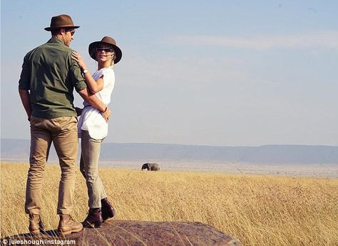 Safari Couple, Africa Safari Clothes, Brooks Laich, Hm Outfits, Safari Outfit, Safari Outfits, Wild Safari, Africa Do Sul, Best Honeymoon