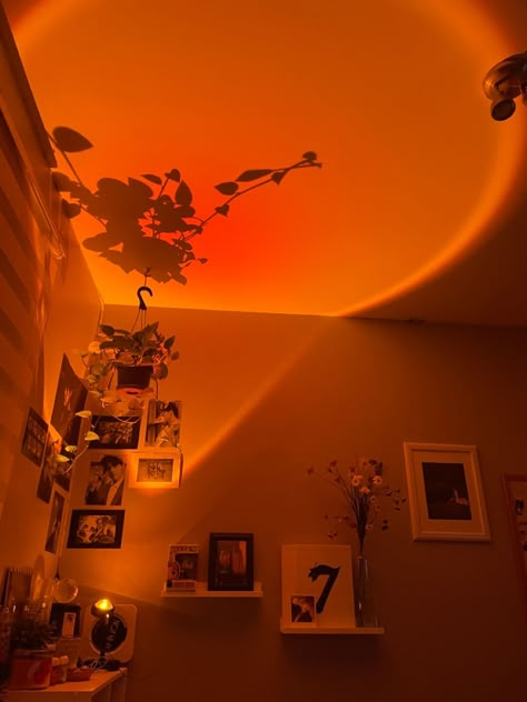 Orange Aesthetic Vintage, Orange Widget, Warm Bedroom Colors, Orange Icons:), Autumn Instagram, Color Aesthetic, Color Vibe, Orange Aesthetic, Orange Light