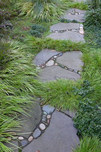 Periwinkle Garden Ideas, Garden Path Stepping Stones, Recycled Garden Path, Rock Scaping, Mystical Garden, Spiritual Garden, Stone Garden Paths, Garden Pathways, Stone Paving