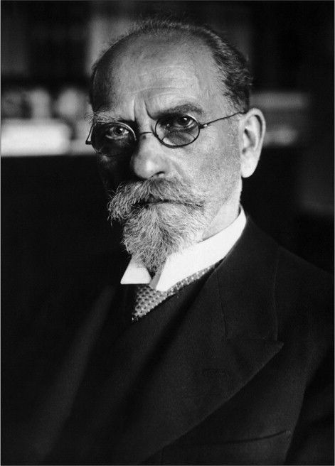 Edmund Husserl Emile Durkheim, Weimar Germany, Famous Philosophers, Martin Heidegger, Book Writer, Vintage Portraits, Philosophers, Book Format, Halle