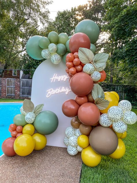 Pizza Balloons, Senior Party, Balloons Galore, Deco Ballon, Balloon Company, Garland Ideas, Happy Birthday Signs, Diy Balloon Decorations, Birthday Party Theme Decorations