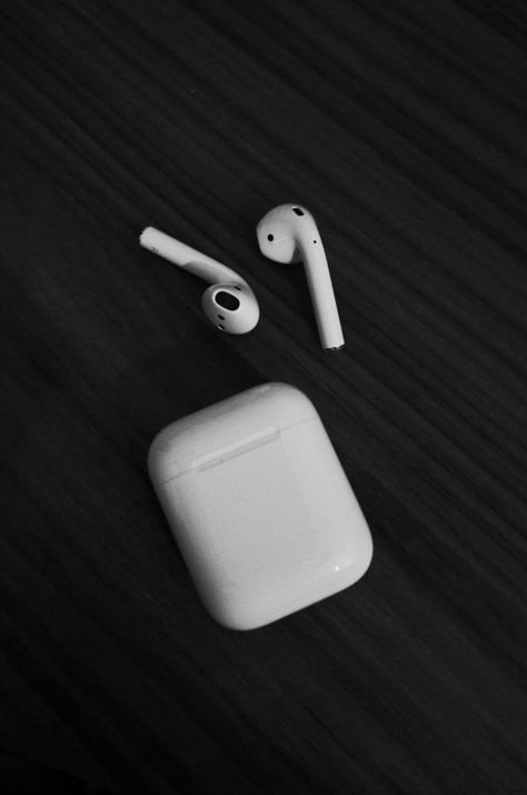 Apple Air Pods Kleines Review 02 Air Pod Head Phones, I Pods Apple, Air Up Pods, Air Pods Aesthetic, Apple Airpods Pro 2, Apple Earpods, Tech Gadgets Gifts, Headphones Wireless, I Pod