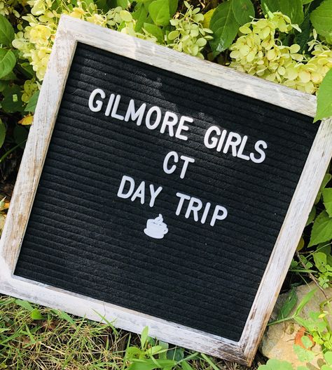 A Gilmore Girls CT Day Trip that every GG Fan needs to do! Gilmore Girls Road Trip, Gilmore Girls Trip, Girls Roadtrip, Vermont Vacation, Amy Sherman Palladino, Vacation 2024, Mother Daughter Trip, Gilmore Girls Fan, Gilmore Girl