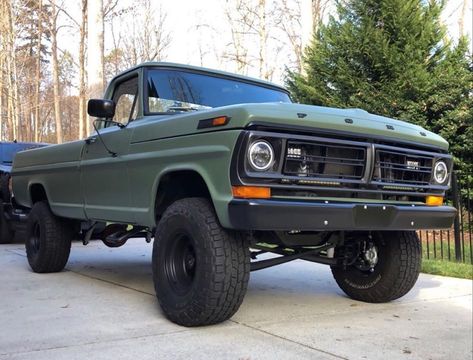 Camo Green Classic Ford Truck with Black Accents. Old Ford Trucks Gallery. Tricks and ideas for Ford trucks upgrades. #oldtrucks #classictrucks #fordtrucks #squarebody #squarebodyfordtruck Classic Ford Pickup Trucks, Old School Ford Trucks, Ford Square Body Trucks, Shitbox Truck, Squarebody Ford, Old School Trucks, 240z Datsun, Truck Builds, Ford Trucks For Sale