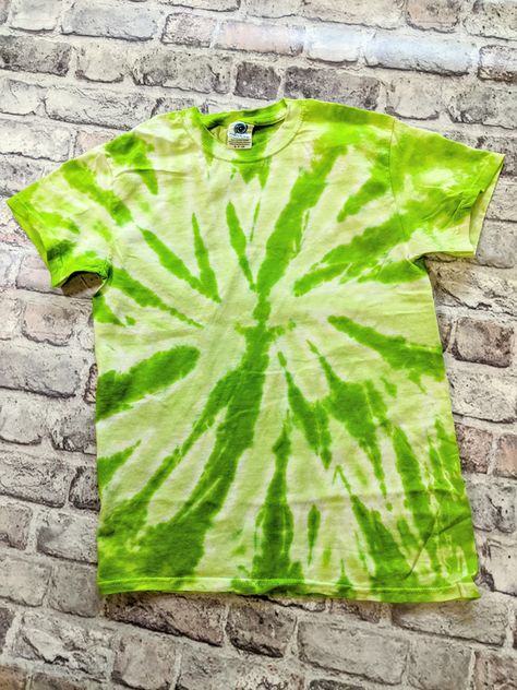 Genderqueer Fashion, Kids Camp, How To Tie Dye, Green Tie Dye, Dye Ideas, Kids Tie Dye, Women Tie, School Clubs, Club Ideas