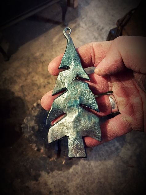 Christmas tree ornament Forged Christmas Gifts, Blacksmith Christmas Projects, Blacksmith Christmas Ideas, Blacksmith Christmas Ornaments, Forged Christmas Ornaments, Metal Tree Art, Blacksmith Ideas, Blacksmith Projects, Christmas Tree Art