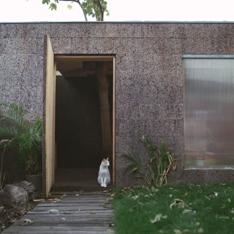 Cork Building, Hemp Building, Cork Furniture, Cork House, Environmental Architecture, Landscape Urbanism, Hotels Portugal, London Houses, Earthy Aesthetic