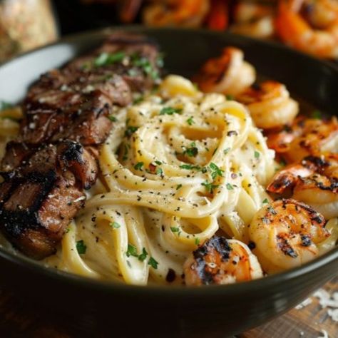 Grilled Sirloin Steak, Steak Alfredo, Grilled Sirloin, Steakhouse Recipes, Steak Shrimp, Pasta Restaurants, Fettuccine Noodles, Copy Cats, Steak And Shrimp