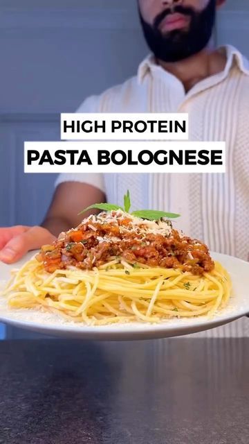 High Protein Spaghetti, Protein Spaghetti, High Protein Pasta, Protein Pasta, Pasta Bolognese, Bolognese Recipe, High Protein Low Calorie, Weight Watchers Chicken Recipes, Spaghetti Bolognese