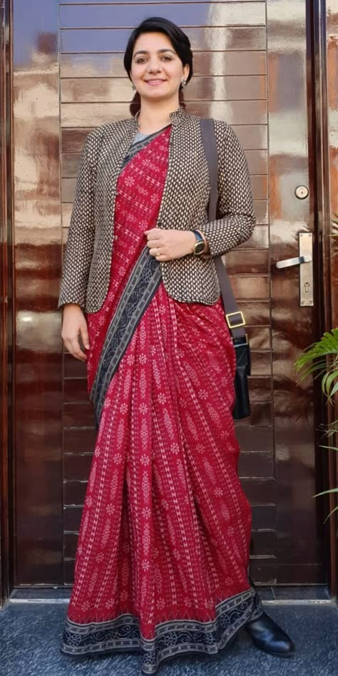 Corporate Saree Look, Saree With Blazer Formal, Saree With Blazer, Winter Saree, Saree Styling, Interview Outfits Women, Formal Saree, Saree Wearing Styles, Cotton Saree Blouse Designs