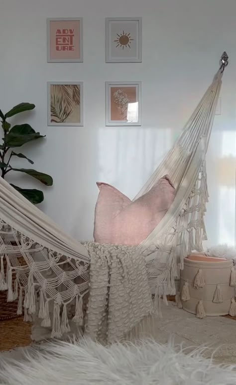 Teen Bedroom Hammock, Hammock In Bedroom Aesthetic, Hammock For Bedroom, Hamicks In Bedrooms, Hammock In Room, Bedroom Hanging Chair, Sisters Bedroom, Room Hammock, Hammock In Bedroom