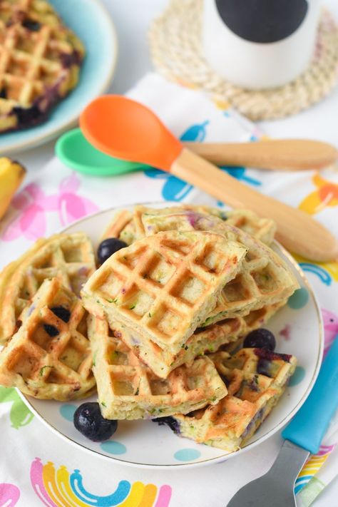 This Baby Waffle Recipe are healthy Banana Oatmeal Waffle recipe filled with grated zucchini and blueberries. It's an healthy baby led weaning recipe for kids starting to eat solid. Plus, these banana waffles are also egg-free and dairy-free to avoid food allergies. Baby Waffle Recipe, Oatmeal Waffle Recipe, Banana Oatmeal Waffles, Baby Waffles, Kids Breakfast Recipes, Healthy Kids Breakfast, Baby Led Weaning Recipe, Zucchini Waffles, Healthy Banana Oatmeal