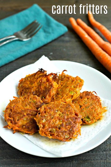 These easy carrot fritters are such a delicious side dish! There are so many flavors going on in this healthy gluten-free recipe. #carrots #fritters #carrotfritters #glutenfree Shredded Carrots Side Dish, Gluten Free Side Dish, Carrot Fritters, Juice Pulp Recipes, Gluten Free Side, Dr Gundry, Recipes Sides, Simple Foods, Yummy Veggies