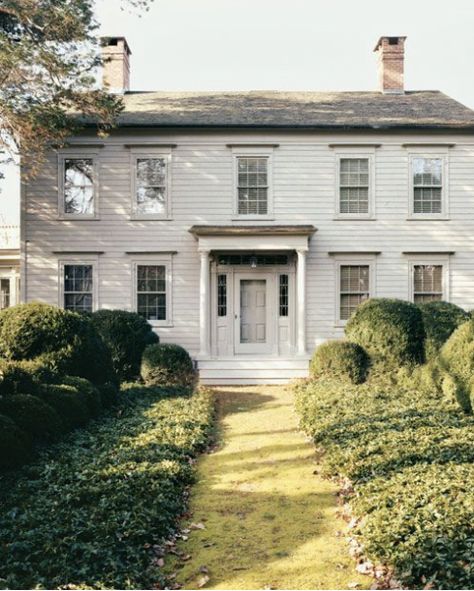 Colonial House Exteriors, Turkey Hill, Martha Stewart Home, New England Homes, New England Style, Farmhouse Exterior, Colonial House, White Houses, Historic Homes