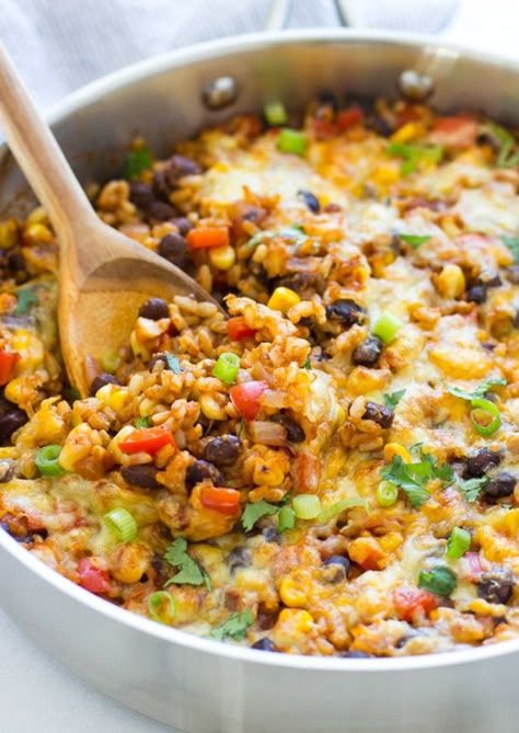 Healthy Vegetarian Meal Plan, Mexican Rice Casserole, One Pot Vegetarian, Vegetarian Meal Plan, Rice Beans, Rice And Beans, Diner Recept, One Skillet, Mexican Rice