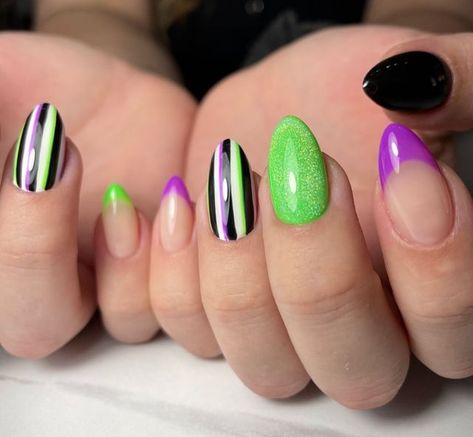 Halloween Tip Nails, Halloween Beetlejuice Nails, Black Nails With Colorful Design, Birthday Halloween Nails, Beetlejuice Inspired Nails, Beetle Juice Nails Acrylic, Short Beetlejuice Nails, Beetlejuice Nails Almond, Beetle Juice Nail Art