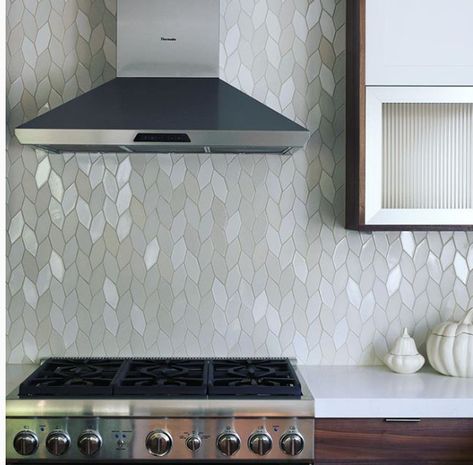 white gray and silver falling leaves tiles Heath Ceramics Tile, Bold Kitchen, Kitchen Backsplash Ideas, Kitchen Backsplash Designs, Large Tile, Backsplash Ideas, Kitchen Marble, Kitchen Tile, Kitchen Tiles Backsplash