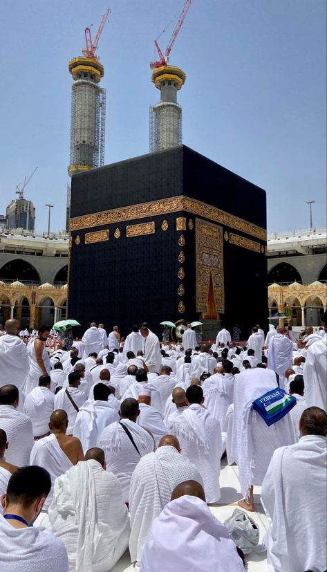 Khana E Kaba, Makkah Wallpaper, Khana Kaba, Mekka Islam, Army Couple Pictures, Beautiful Facebook Cover Photos, Army Images, Drawing Couple Poses, Conceptual Photo