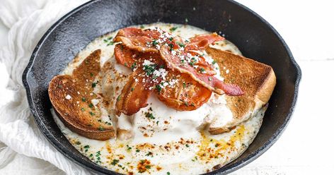 Kentucky Hot Brown Recipe Kentucky Brown Sandwich, Hot Brown Recipe Kentucky, Kentucky Derby Hot Browns, Mornay Sauce Kentucky Hot Brown, Hot Brown Recipe, Mornay Sauce Recipe, Hot Brown Sandwich, Brown Sandwich, Kentucky Hot Brown Sandwich