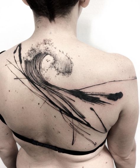 Abstract wave back piece by Richard Blackstar, an artist at Sundance Tattoo in Bologna, Italy. Abstract Back Tattoo, Wave Tattoos, Element Tattoo, Tattoo Son, Tattoo Graffiti, Abstract Tattoo Designs, Temporary Tattoo Sleeves, Graffiti Tattoo, Omerta Tattoo