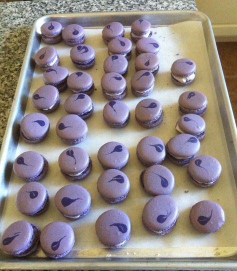 French Macarons: We flavored these macarons with the essence of grape designed to release bursts of flavors only seconds after biting into them.    E. W. Cake Designs Homemade Macaroons, Macaroons Flavors, Baking Macarons, French Macaron, Food Cookies, French Macarons, Sweet Desserts, Macaroons, Color Chart