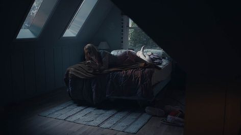 Euphoria Room Aesthetic, Euphoria Season 1, Jules Euphoria, Hunter Schafer, Photography Assignments, Witch Stuff, Open Image, Makeover Bedroom, Pilot Episode