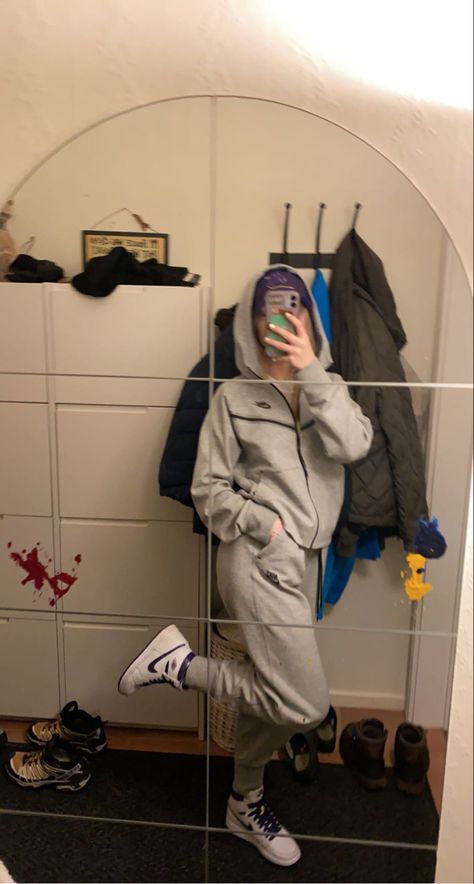 Nike Tech Girl, Tech Fleece Girl, Roadman Girl, Nike Tech Fleece Drip Girl, Nike Tech Fleece Outfit Men, Nike Fits, Tech Girl, Fleece Outfit, Tech Women