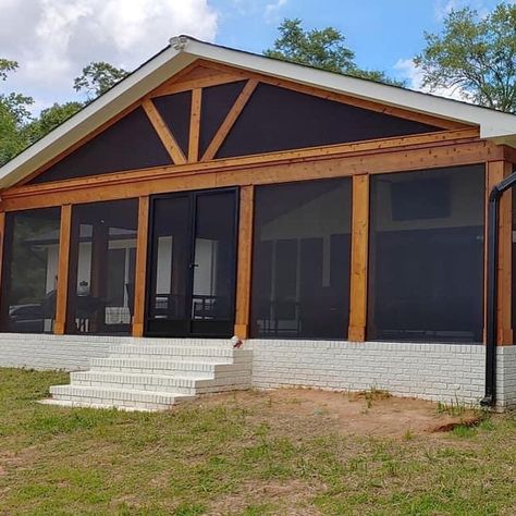 SCREENEZE | No-Spline Screen Porch Systems Rustic Screened In Porch, Simple Screened In Porch, Screened In Front Porch Ideas, Screened In Front Porch, Dining Table With Benches, Screened Front Porches, Screen Porch Systems, Wooden Chargers, Front Porch Addition