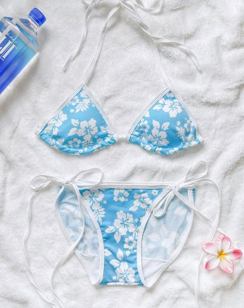 Bikini trends 2024 Cute Blue Bikinis, Cute Triangle Bikinis, Cute Bikinis For Teens Summer, Aestethic Bikinis, Y2k Bathing Suit, Full Coverage Swimsuit Bottoms, Preppy Swimsuit, Pretty Swimsuits, Swimsuit Inspo