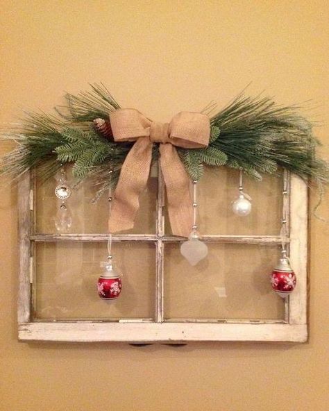 Diy Old Window Christmas Ideas, Old Window Ideas For Christmas, Window Frame Christmas Ideas, Christmas Window Frame Decorations, Decorating Old Window Frames For Christmas, Old Window Christmas Decor Ideas, Window Pane Ideas Wall Decor Christmas, Window Frame Wreath, Christmas Old Window Ideas