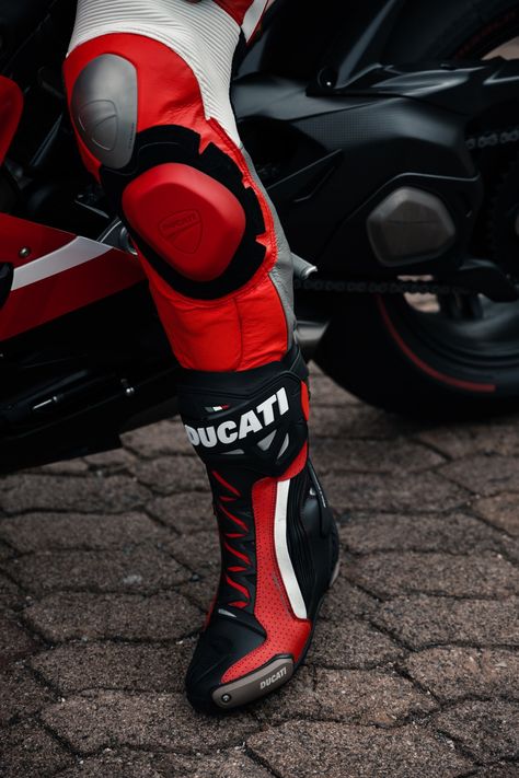 Motorbike Gears - Racing Shoes With Costume designs, Sizes and Colors
Stylish Shoes Red Aesthetic Images, Red Aesthetic Pictures, Ducati V4, Leather Boots Outfit, Motorbike Racing, Racing Shoes, Motorcycle Gear, Aesthetic Images, Download Free Images