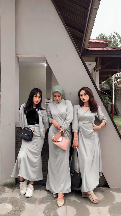 Inspirasi baju undangan Baju Bridesmaid Non Hijab, Bridesmaid Non Hijab, Inspirasi Dress Bridesmaid, Inspirasi Bridesmaid, Fitted Bridesmaid Dresses, Kebaya Bridesmaid, Dress Lebaran, Braidsmaid Dresses, Non Hijab