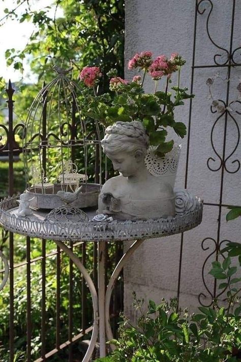 Garden Aesthetics, Garden Nails, Shabby Chic Garden, Cottage Shabby Chic, French Country Garden, Aesthetic Garden, Cottage Garden Design, Garden Decor Ideas, Garden Aesthetic