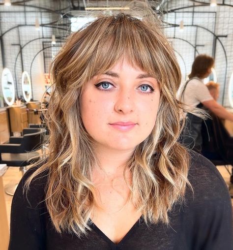 Сute Tousled Bottleneck Bangs Long Hair With Bottleneck Bangs, Shag Hair For Round Face, Soft Textured Bangs, Short Bottleneck Bangs, Bottleneck Bangs Round Face, Bottle Neck Bangs Long Hair, Bangs Bottleneck, Long Shag Cut With Bangs Round Face, Round Face Hairstyles Short